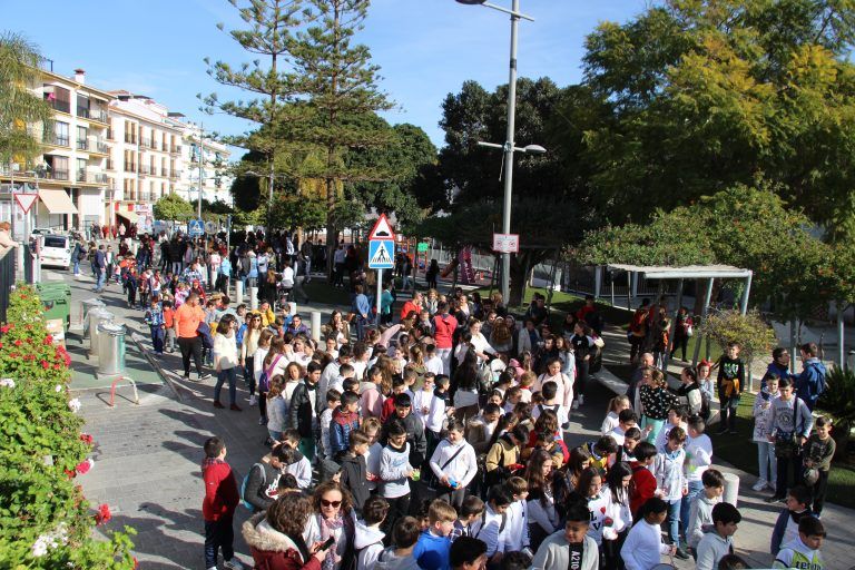 La concejalía de Cultura del Ayuntamiento de Álora, con la colaboración de los Centros Educativos, organiza una “Marcha por la Paz”