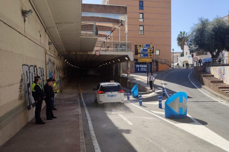 El Pasillo de Guimbarda estrena iluminación en su reapertura hoy al tráfico rodado