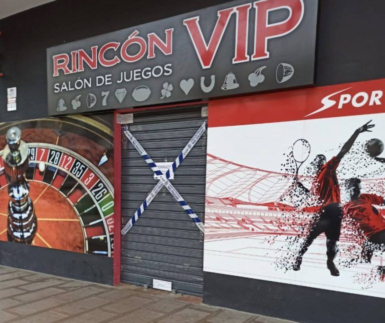 Precintan un local en Rincón tras hallar a once menores jugando