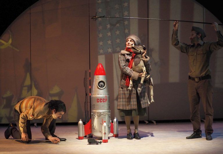 La perrita Laika aterriza en el Teatro Cánovas este fin de semana de la mano de Xirriquiteula