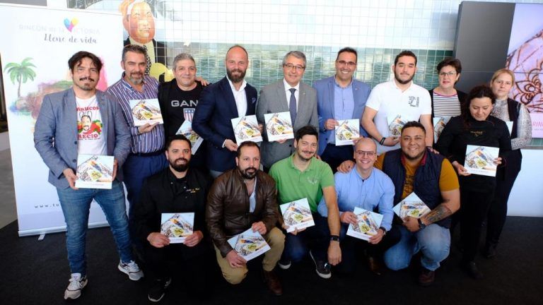 La capital malagueña acoge la presentación del segundo recetario `De Rincón, el Boquerón´ con más de una veintena de recetas