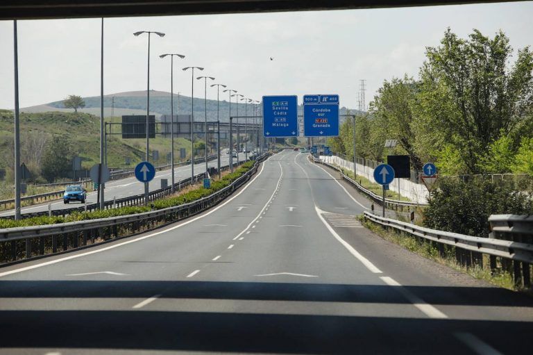 Málaga lideró la bajada del tráfico este fin de semana, al caer el 92 %