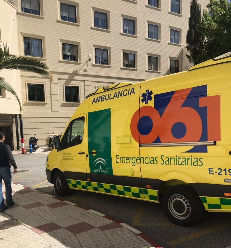 El 061 evalúa en Málaga el uso en emergencias de un rápido sistema de detención de hemorragias graves