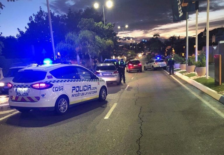 La Policía Local de Rincón de la Victoria detiene a un individuo con antecedentes por un presunto delito de quebrantamiento de orden de alejamiento