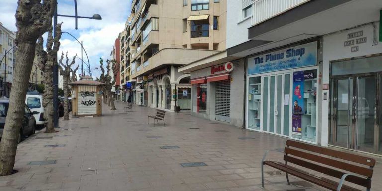 El Ayuntamiento de Rincón de la Victoria no cobrará a los comercios las tasas por ocupación de vía pública y de basura de hasta siete meses del 2020