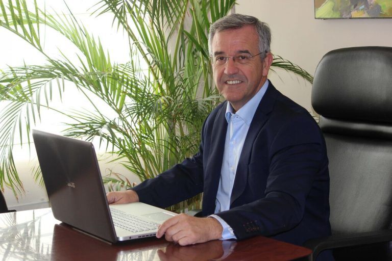 El alcalde de Estepona destaca el impulso de proyectos para generar riqueza y el refuerzo de la atención social en el primer año del mandato