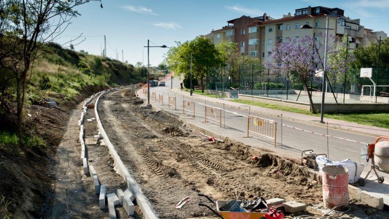 El Ayuntamiento inicia obras en la calle Guillermo Cabrera para crear 76 nuevos aparcamientos y ensanchar esta vía que da continuidad a la ronda norte de circunvalación de Juan Benítez