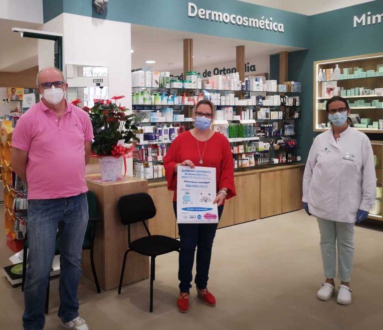 La Concejalía de Bienestar Social del Rincón de la Victoria y la Asociación `Sueño Dulce´ distribuyen más de 2.000 mascarillas gratuitas a las personas diabéticas del municipio