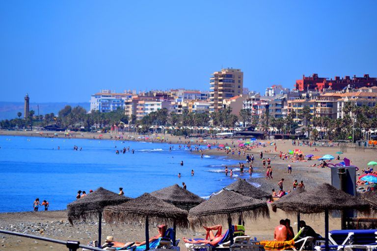Estepona apoyará todas las medidas para que los ciudadanos puedan disfrutar de las playas