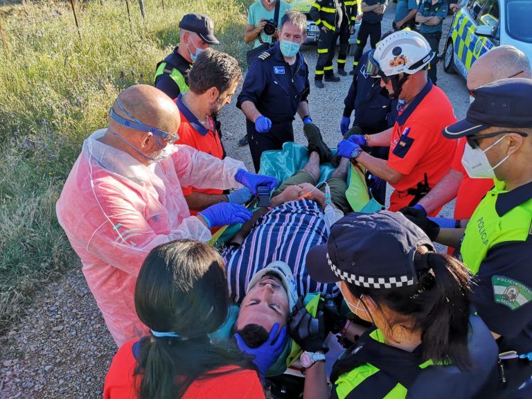 Rescatan a un senderista en Río de la Miel que se había caído a una poza