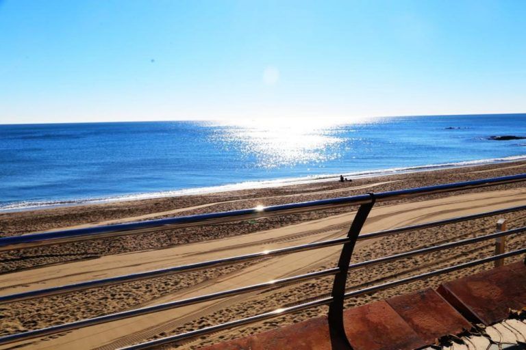Todas las playas del litoral de Benalmádena reciben el distintivo ‘Andalucía segura’