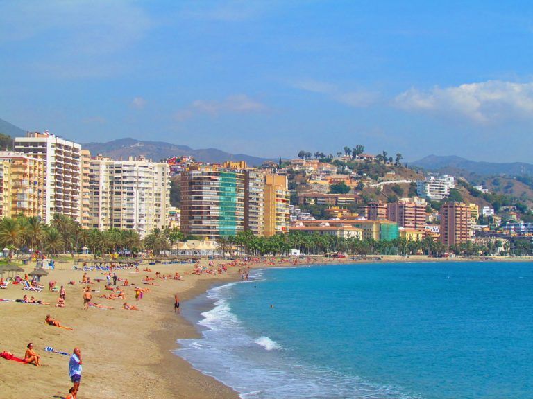 Encuentran ahogada a una persona en la playa de La Malagueta