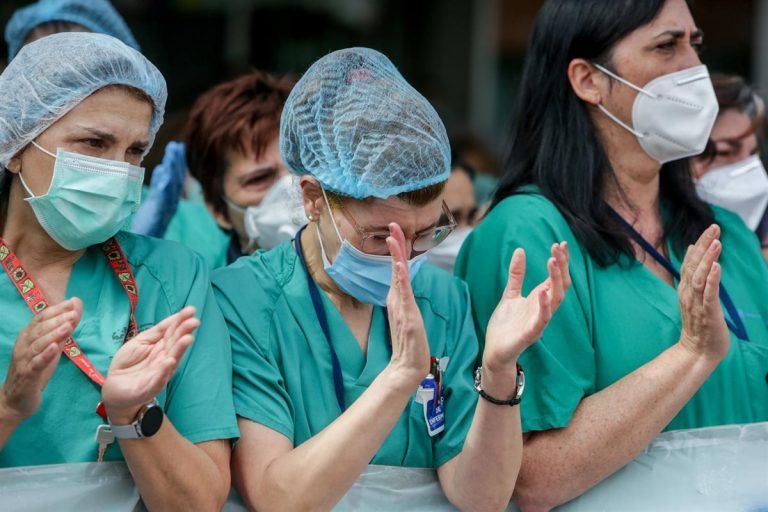 El Festival de Málaga entrega su primera Biznaga a los sanitarios