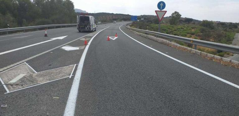 La Consejería de Fomento inicia el repintado de los 26 kilómetros de la autovía A-92M