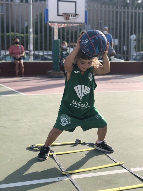 El club mas grande del baloncesto base andaluz mantiene la inscripción abierta para el curso 2020-2021