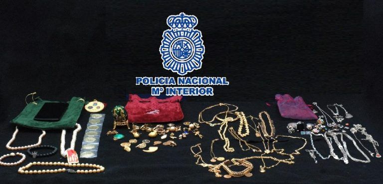 Detienen 2 falsos técnicos de electricidad por robos de joyas a mayores en casas