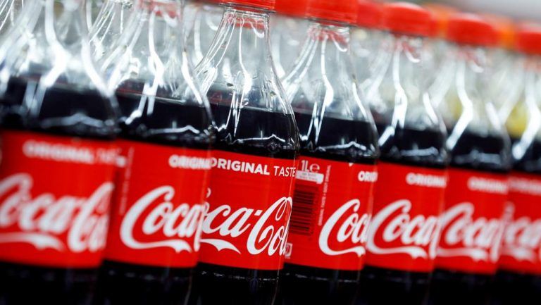 Acuerdan prejubilación, indemnización o traslados en Coca Cola de Málaga