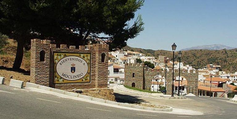 Moclinejo cierra parques infantiles y anula actividades deportivas municipales