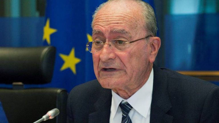 De la Torre traslada a Junta propuesta de retrasar a 00.00 horas toque de queda como piden hosteleros