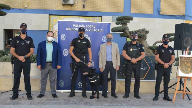La Policía Local de Rincón de la Victoria presenta la Unidad Canina especializada en la lucha contra la droga