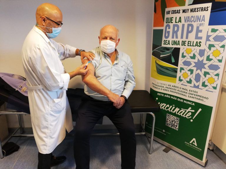Arranca la vacunación antigripal en personas a partir de 65 años de edad