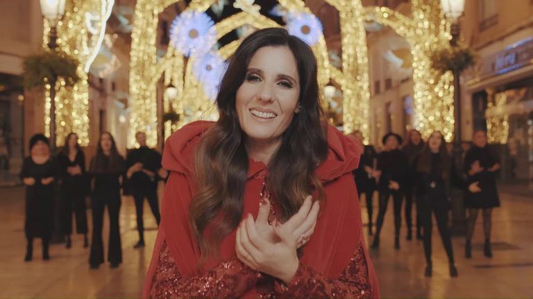 Diana Navarro compone un villancico y protagoniza un vídeo navideño promocionando Málaga (Dentro vídeo)