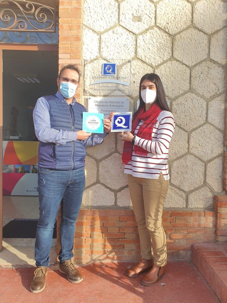 La Oficina de Turismo de Rincón de la Victoria renueva el certificado de la Q de Calidad Turística por segundo año consecutivo