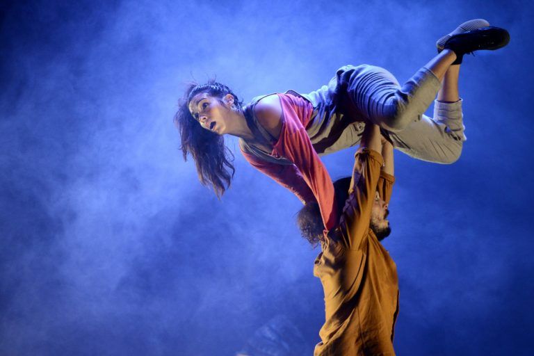 LaSaL Teatro regresa al Teatro Cánovas con ‘Lar, la casa, el hogar’, un espectáculo familiar de danza, circo y manipulación de objetos
