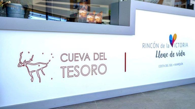 Rincón acometerá la impermeabilización y reparación de la cubierta de la entrada de la Cueva del Tesoro