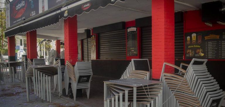 Entra en vigor el cierre de la hostelería y comercio no esencial en Estepona, Marbella y Manilva