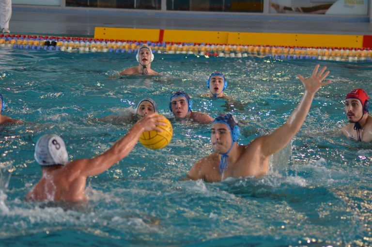 A celebrar el día de Andalucía en la piscina de Inacua Málaga