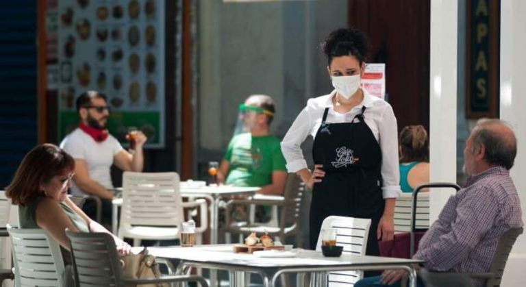 Málaga capital y unos 20 municipios abren actividad no esencial el sábado
