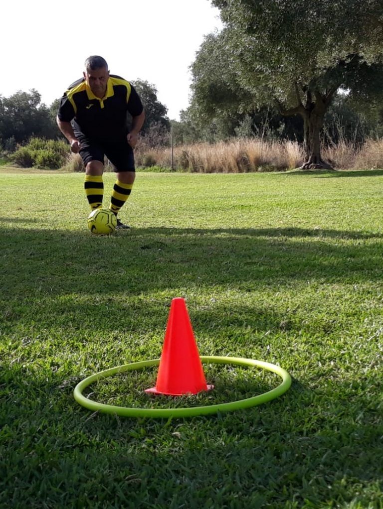 La edil de Deportes recibe al club de Footgolf de Alhaurín de la Torre