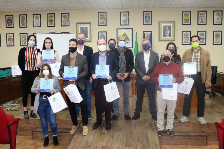 Tres servicios públicos y siete empresas turísticas renuevan el certificado de Calidad SICTED del destino Axarquía Costa del Sol