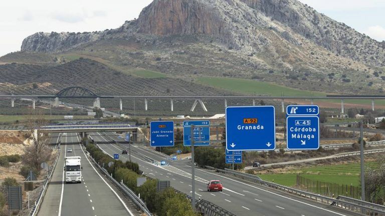 Andalucía reabrirá la movilidad entre sus provincias el jueves