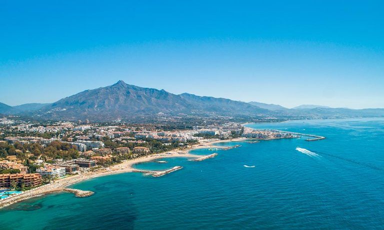 Marbella ostenta ya las dos únicas certificaciones de seguridad turística ante el COVID a nivel mundial