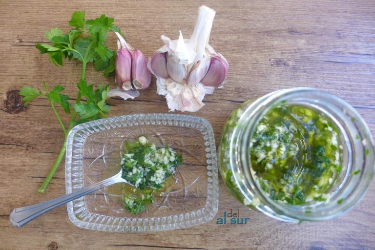 Una receta que no nos debe faltar en la nevera,  ajo, perejil, aceite de oliva virgen extra