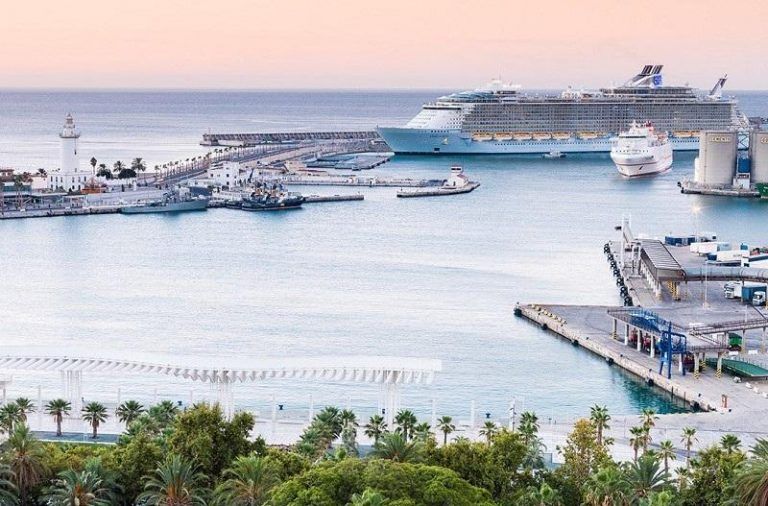 Hoy llegan un millar de pasajeros al puerto de Málaga en el primer crucero nacional de la Península