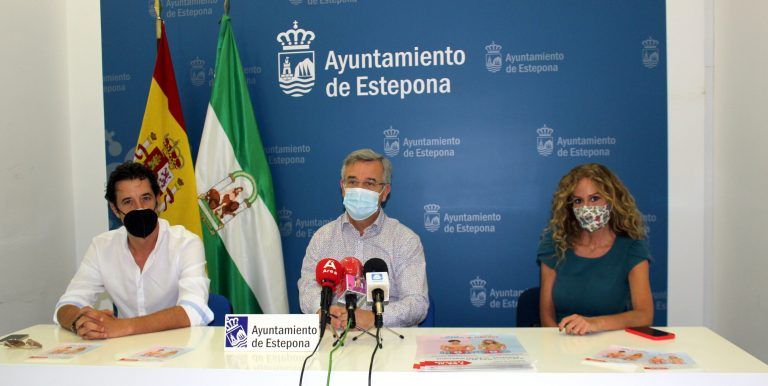 Estepona acoge el estreno en Andalucía de ‘Hongos’, una comedia protagonizada por Lara Dibildos y César Lucendo