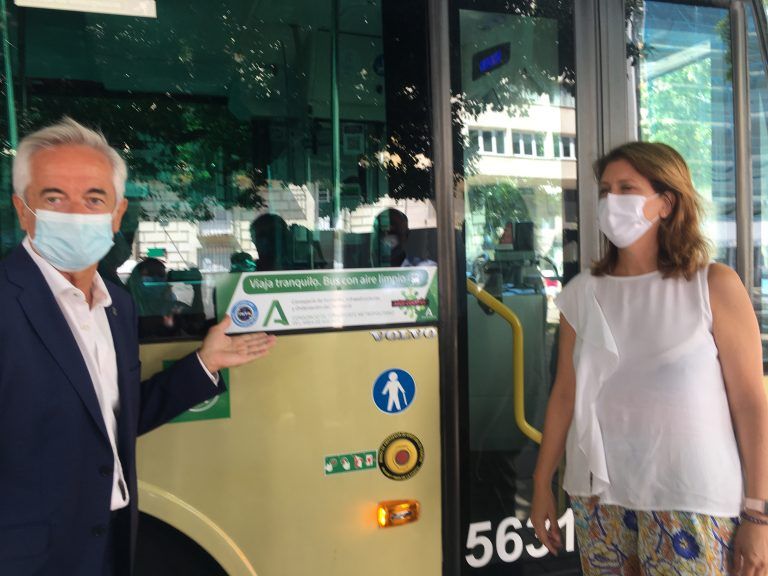 La Junta instala filtros purificadores de aire, capaces de neutralizar el Covid-19, en todos los autobuses del Consorcio de Transportes