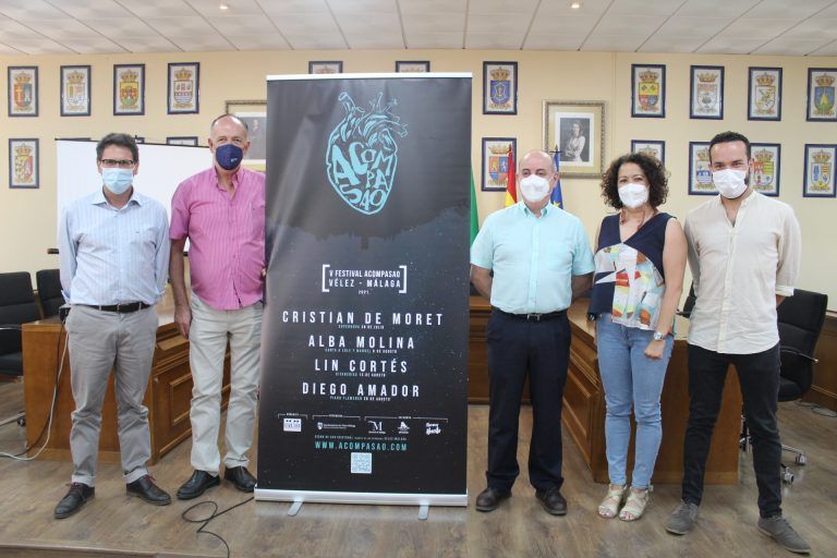 El cantaor y multi – instrumentalistas Cristian de Moret abre este viernes el V Festival “Acompasao” de Vélez – Málaga