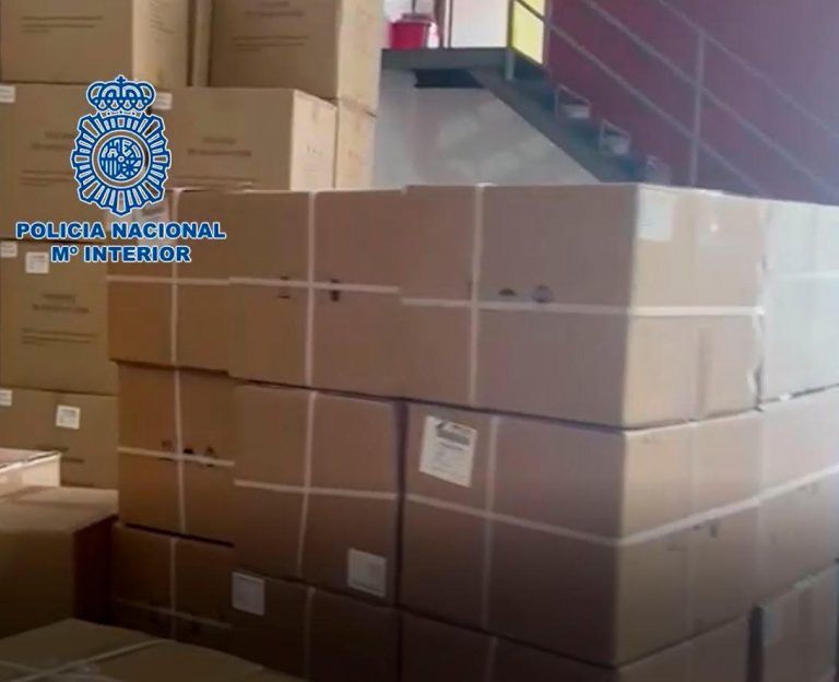 Cuatro detenidos por distribuir 10.000 test de antígenos sin cumplir normativa en Málaga