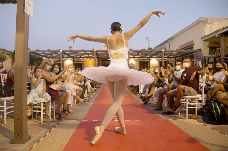 Éxito de público y funcionamiento Covid del evento cultural «Fashionista», que mezcló música, moda y emprendimiento empresarial