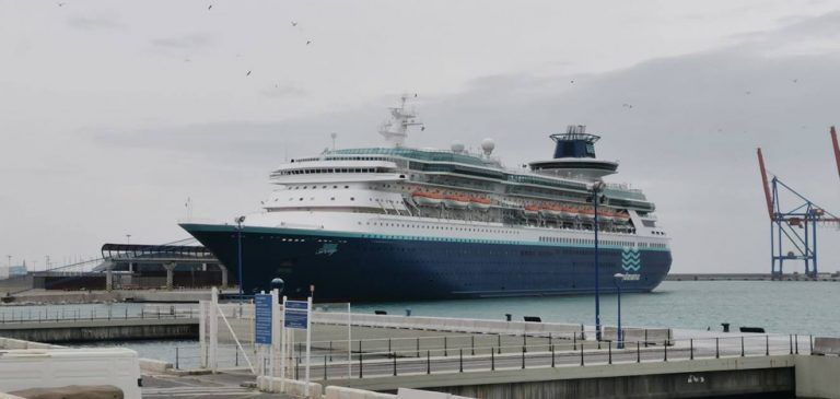 El buque de expediciones ‘Ultramarime’ llega por primera vez al puerto de Málaga