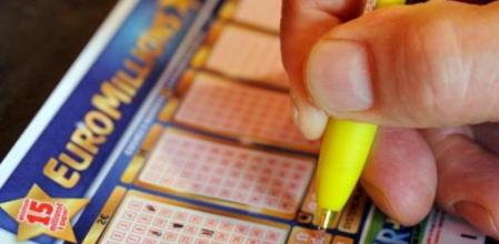 Un acertante gana el mayor bote de la historia del Euromillones: 220 millones