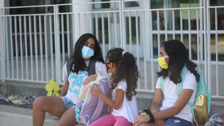 Andalucía mantendrá «de momento» las mascarillas en los colegios