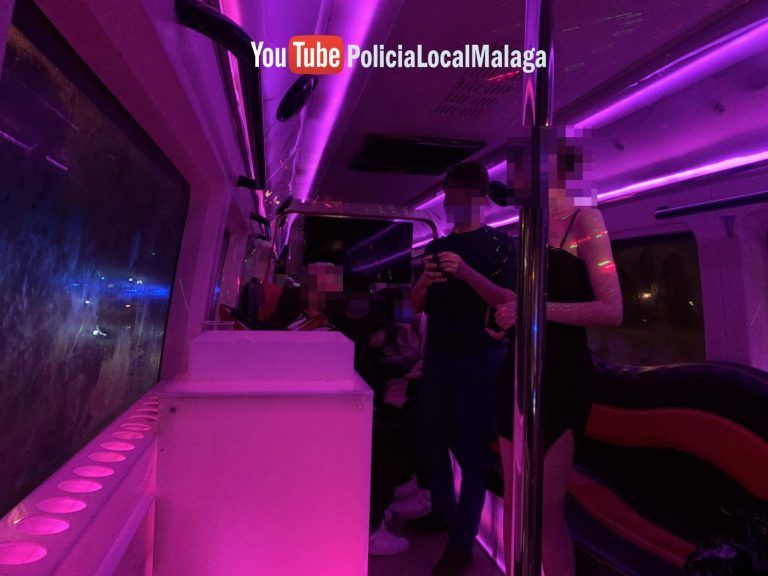 La Policía Local intercepta un microbús usado como discoteca ambulante en Málaga