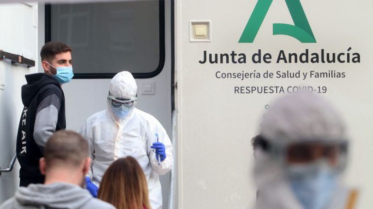 La explosión de contagios de Covid deja 6.139 nuevos casos desde Nochevieja en Málaga
