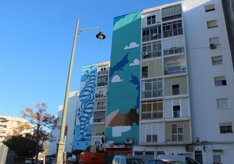 El Ayuntamiento amplía la Ruta de Murales Artísticos con una obra del malagueño Juan Pineda, que combina el grafiti con elementos escultóricos