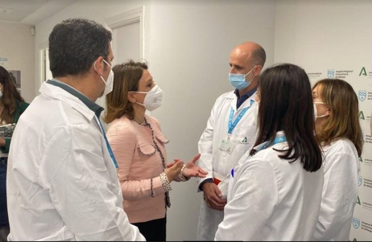 El Hospital Regional de Málaga implanta un programa de seguimiento para la prevención del suicidio
